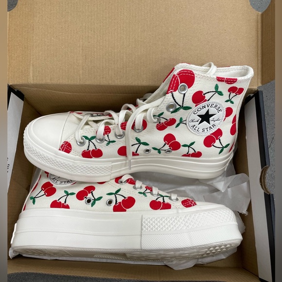 Chuck Taylor All Star Lift Platform Cherries - Picture 4 of 4